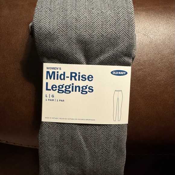 Old Navy Mid-Rise Leggings NWT. Herringbone size Large (12-14). - Picture 2 of 4